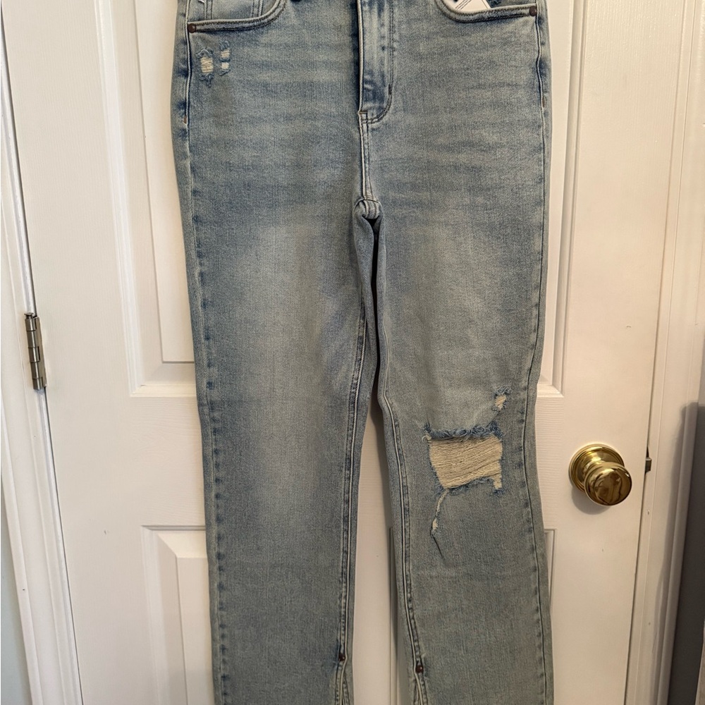 Judy Blue Straight Leg Blue Jeans with Distressed Detail *NEW WITH TAGS*